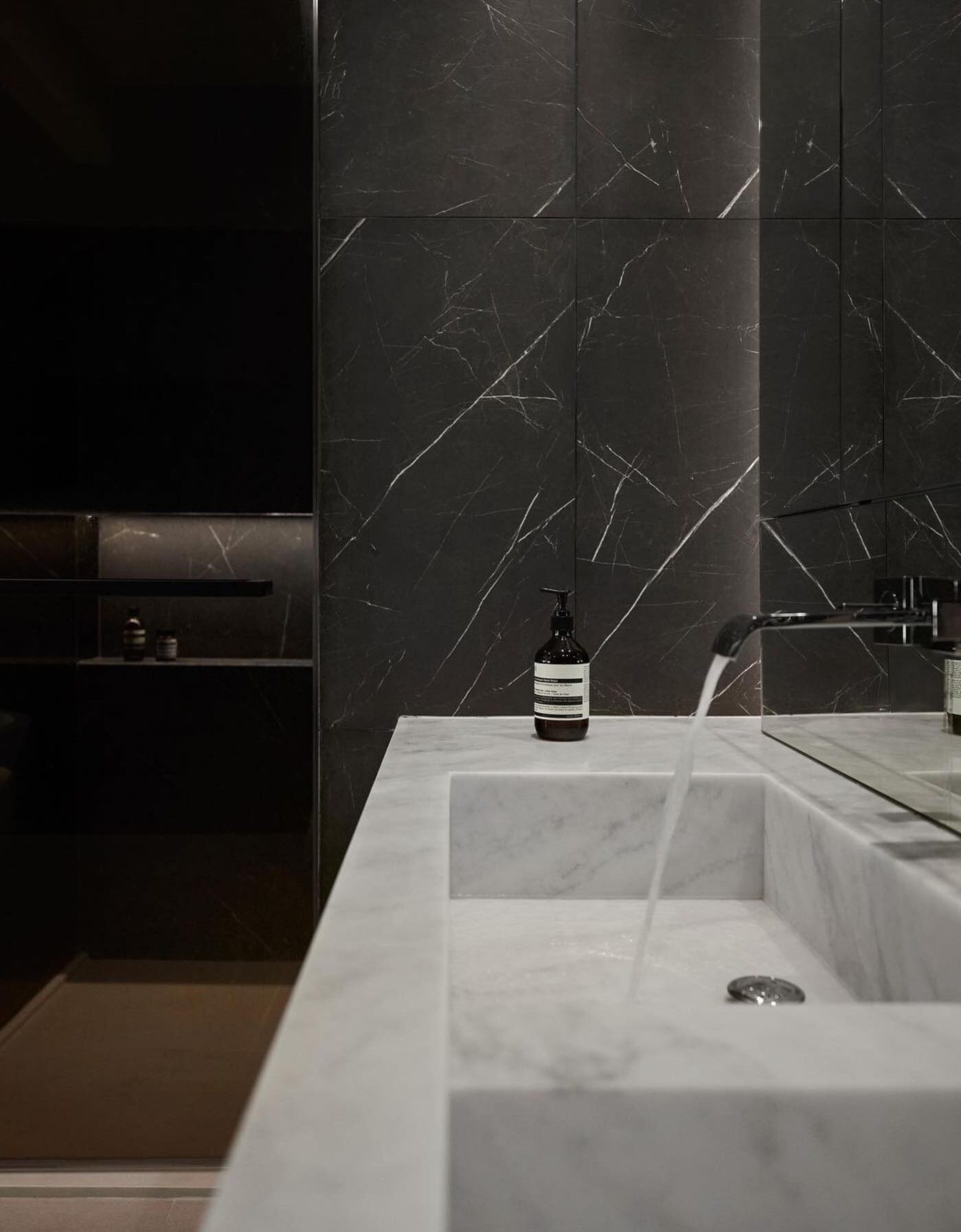 Custom-made Washbasin