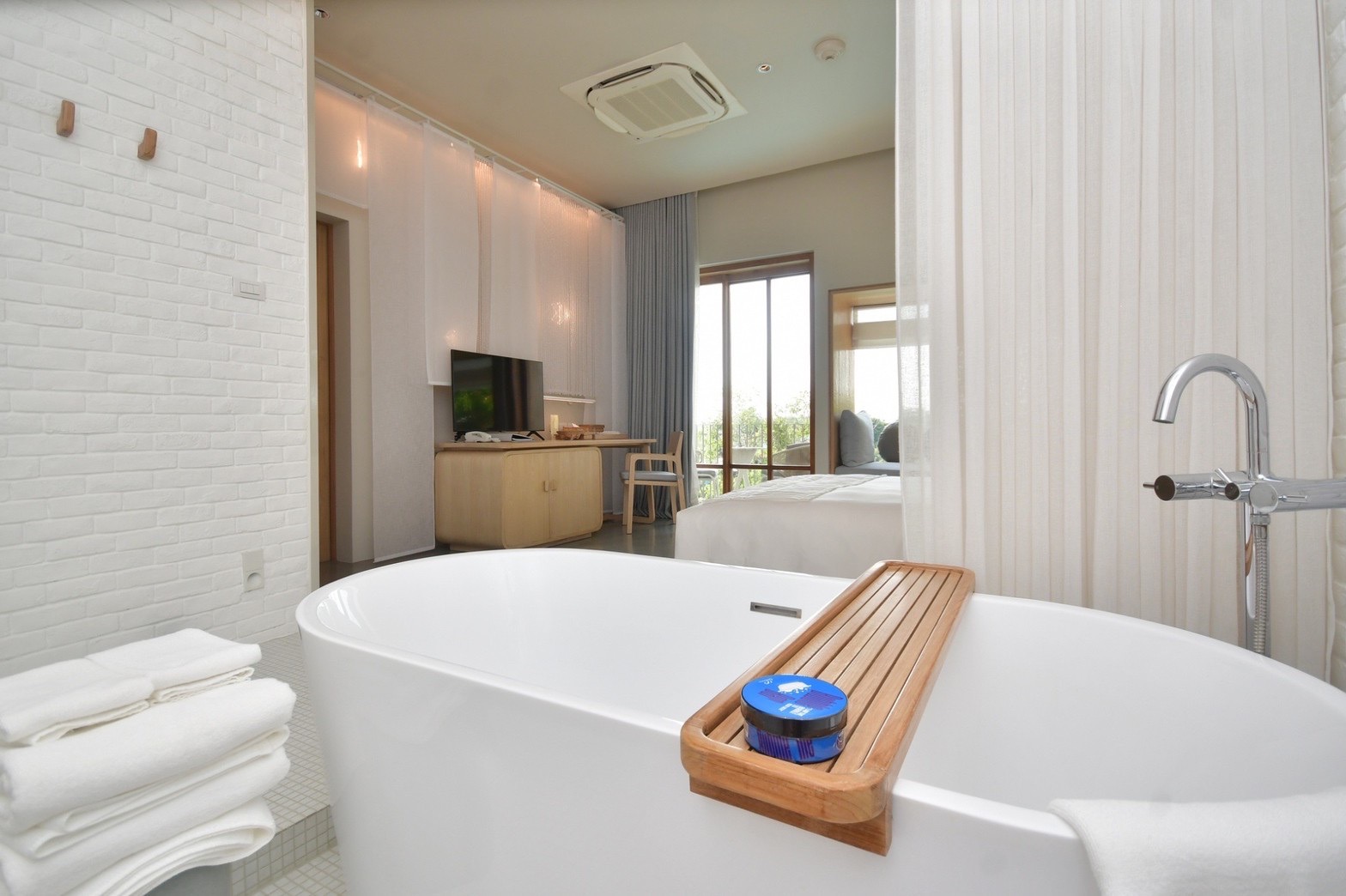 อ่างอาบน้ำอะครีลิค